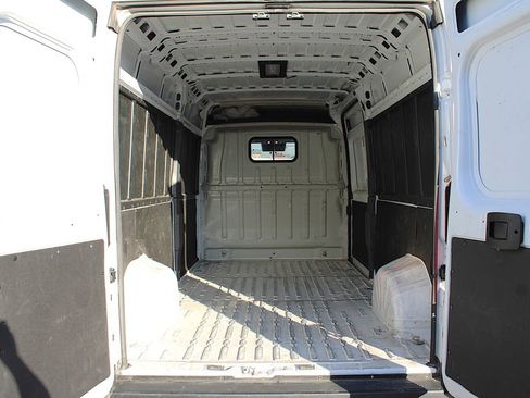 Used 2025 RAM ProMaster 2500 w/ Convenience Group image 6