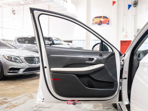 Used 2023 Hyundai Sonata SEL image 40