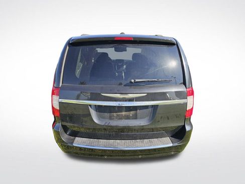 Used 2015 Chrysler Town & Country Touring-L w/ Driver Convenience Group FWD image 17