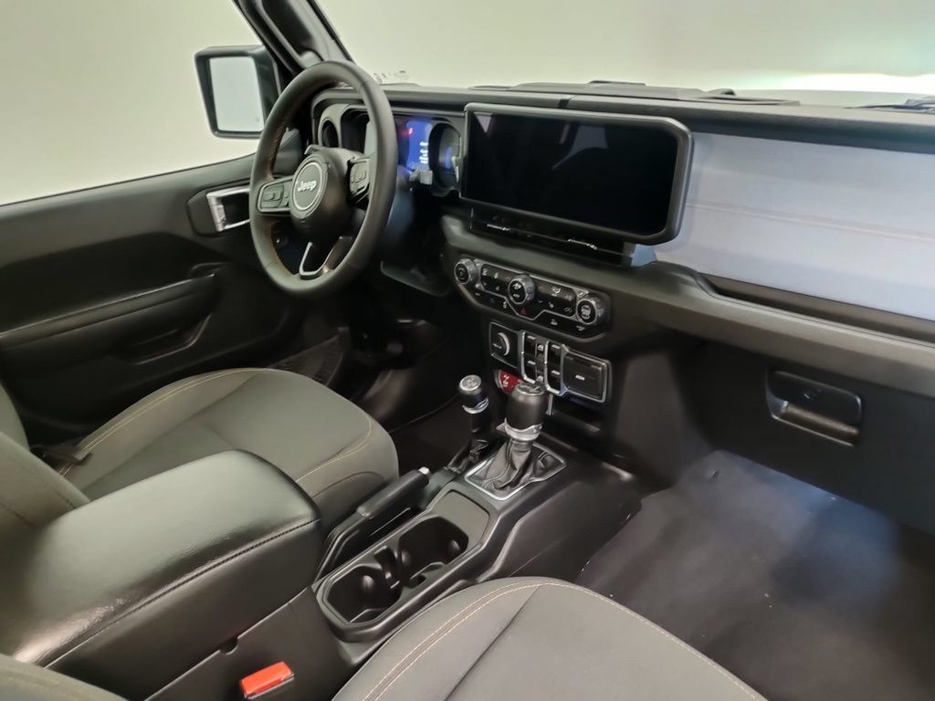 Used 2024 Jeep Wrangler Unlimited AWD/4WD image 12
