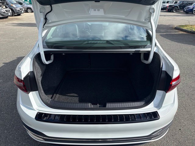 Used 2025 Volkswagen Jetta SEL FWD image 12