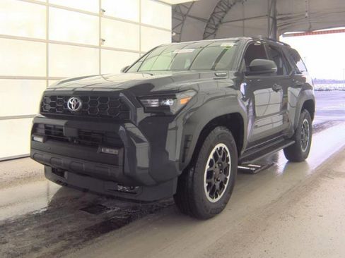 Used 2025 Toyota 4Runner TRD Off-Road image 2