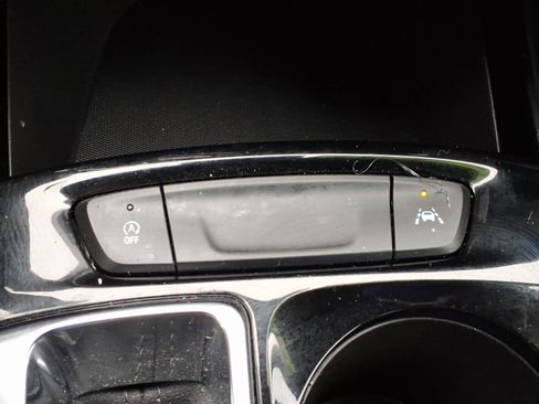 Used 2025 Chevrolet Trax LT w/ LT Convenience Package image 25