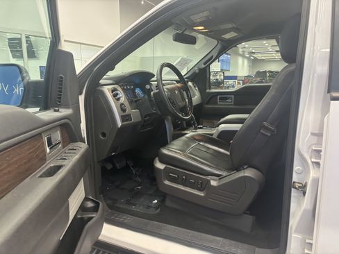 Used 2014 Ford F150 Lariat w/ Lariat Chrome Package image 11