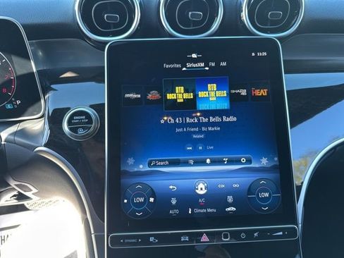 Used 2025 Mercedes-Benz GLC 300 4MATIC image 13