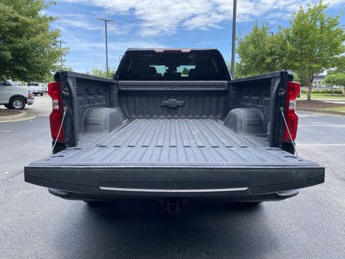 Used 2022 Chevrolet Silverado 1500 RST w/ Max Trailering Package AWD/4WD image 11