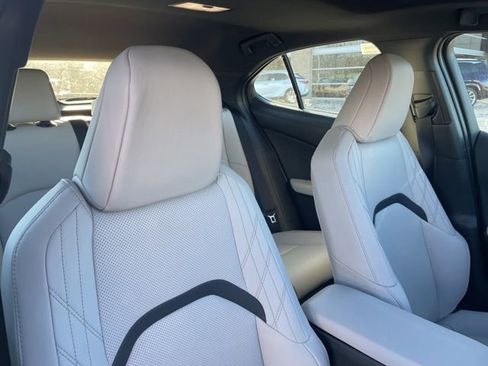 New 2026 Lexus UX 300h AWD image 18