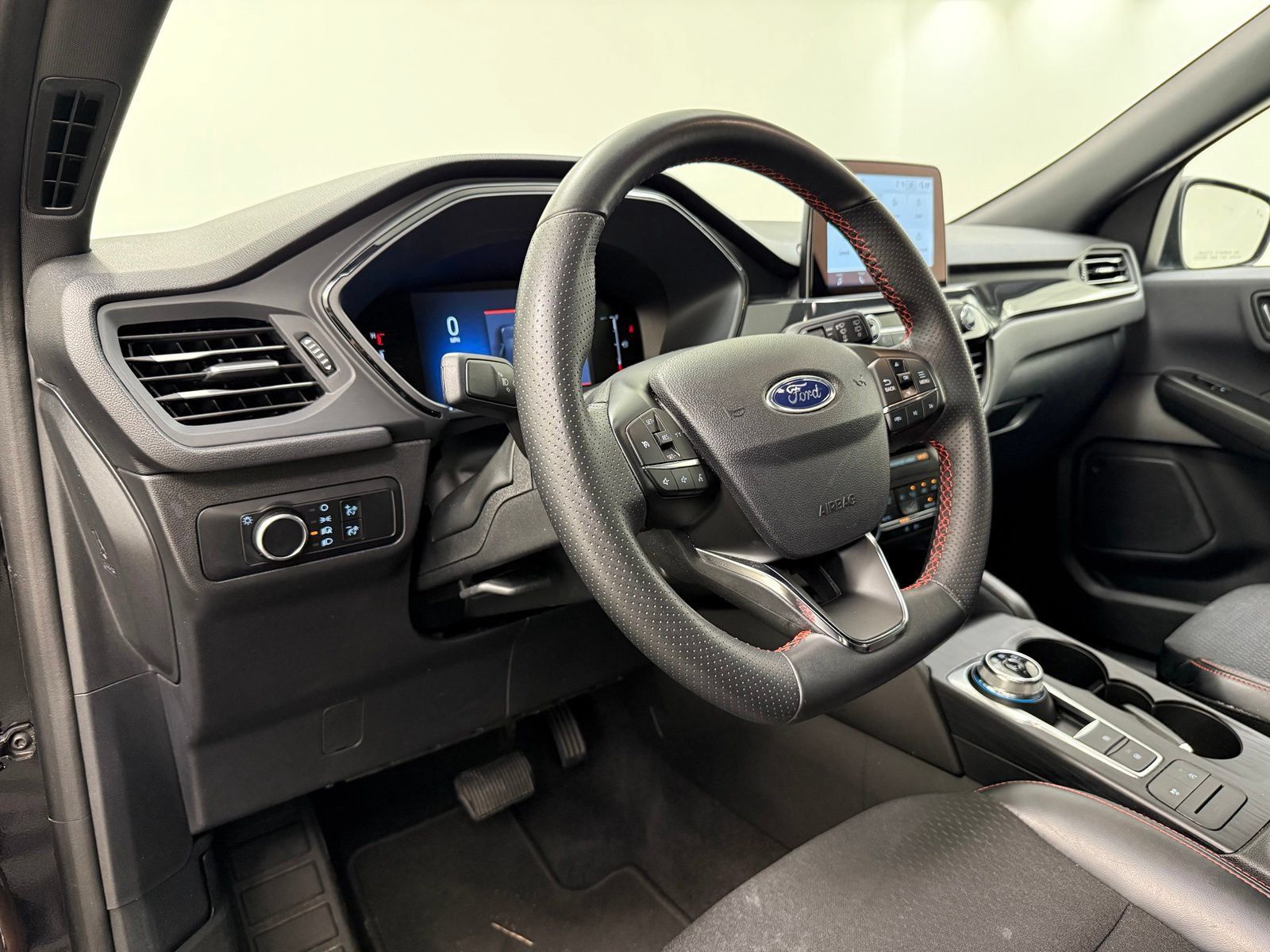 Used 2025 Ford Escape ST-Line AWD/4WD image 14