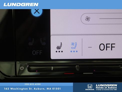 Used 2024 Volkswagen Atlas Cross Sport SE AWD/4WD image 25
