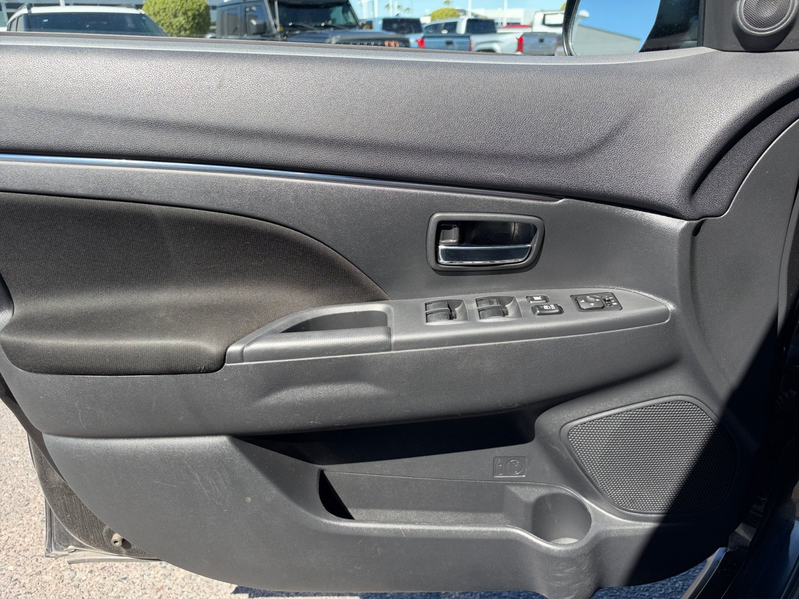 Used 2022 Mitsubishi Outlander Sport ES FWD image 10