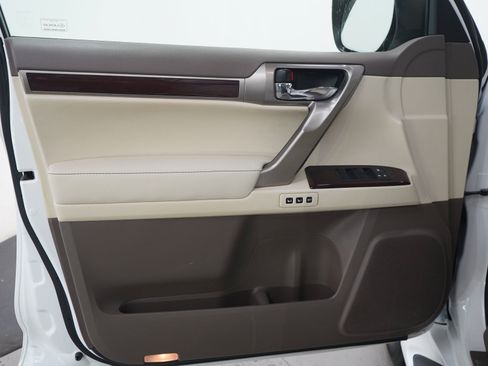 Used 2014 Lexus GX 460 w/ Premium Package AWD/4WD image 20