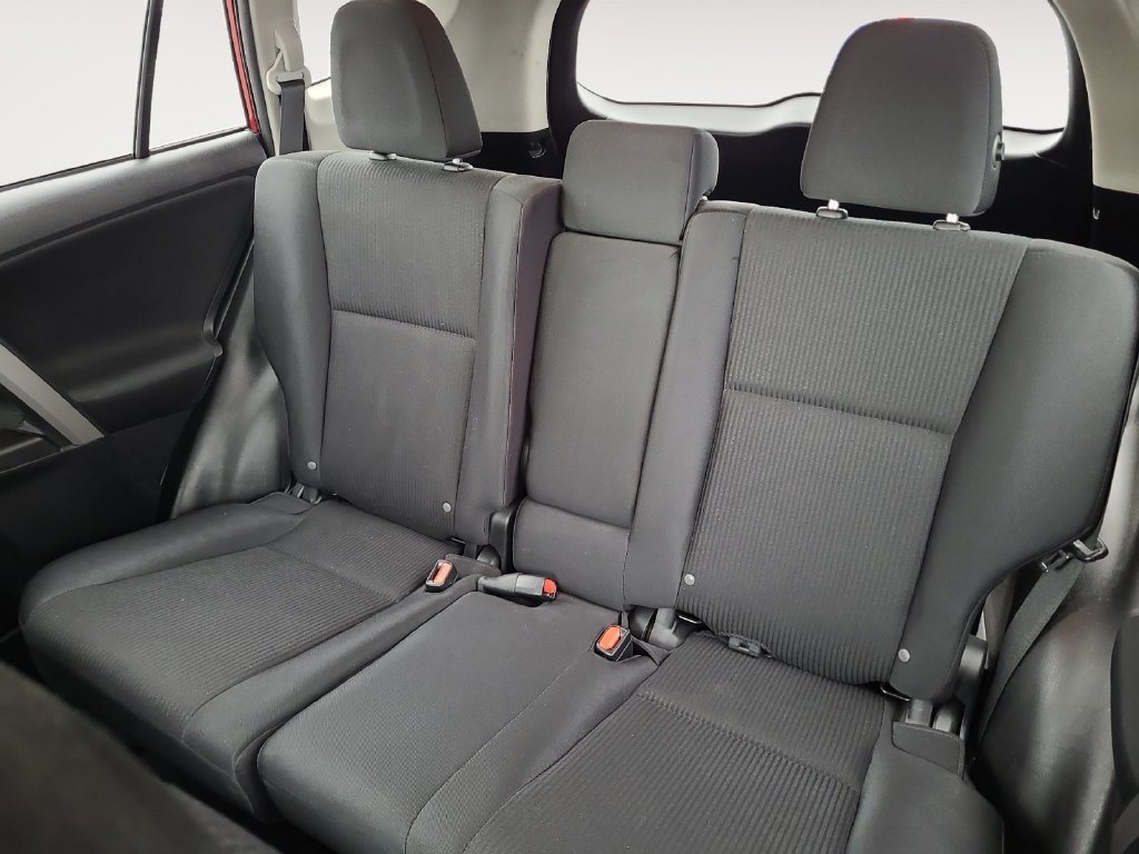 Used 2018 Toyota RAV4 LE AWD/4WD image 13