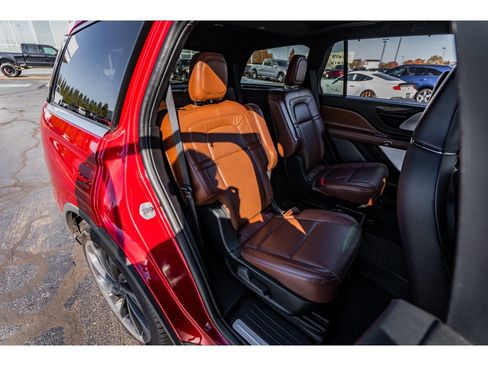 Used 2021 Lincoln Aviator Reserve w/ Equipment Group 202A image 25