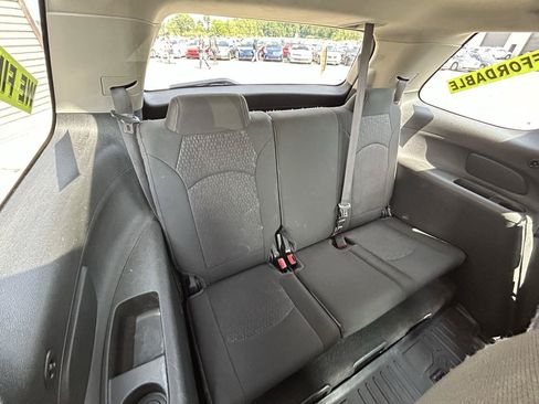 Used 2015 GMC Acadia SLE FWD image 13
