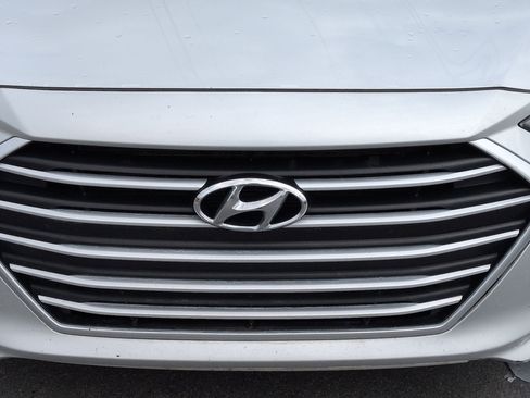 Used 2018 Hyundai Elantra Value Edition w/ Cargo Package image 9