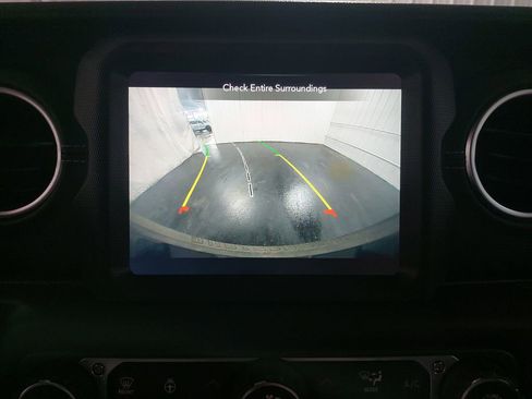 Used 2022 Jeep Wrangler Unlimited Sahara w/ Cold Weather Group image 24