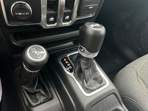 Used 2024 Jeep Wrangler Sport S image 30