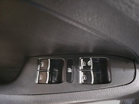 Used 2013 Volkswagen Jetta SE image 28