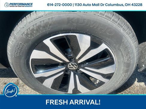 Used 2024 Volkswagen Atlas SE AWD/4WD image 11