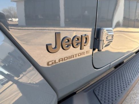 New 2025 Jeep Gladiator Sport image 8