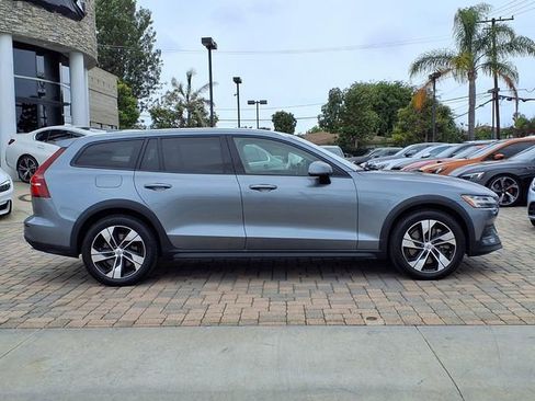 Used 2020 Volvo V60 T5 Cross Country AWD/4WD image 5