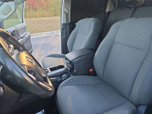 Used 2020 Toyota Tacoma SR5 image 14