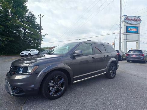Used 2020 Dodge Journey Crossroad FWD image 1