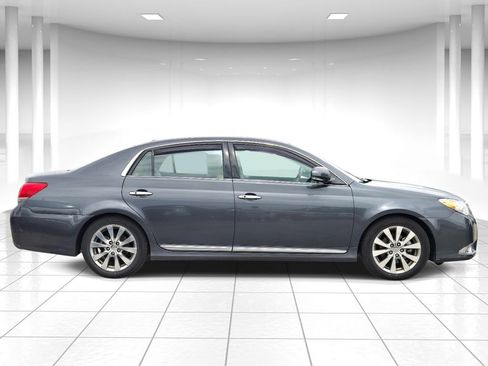 Used 2011 Toyota Avalon Limited FWD image 2