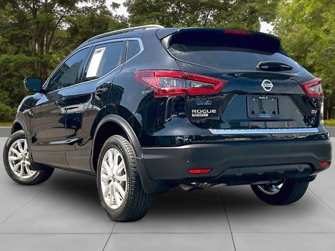 Used 2020 Nissan Rogue Sport SV FWD image 12