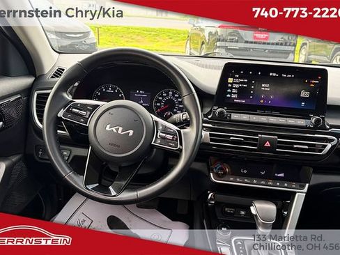 Used 2023 Kia Seltos EX AWD/4WD image 6