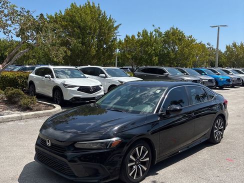 Used 2024 Honda Civic EX image 1