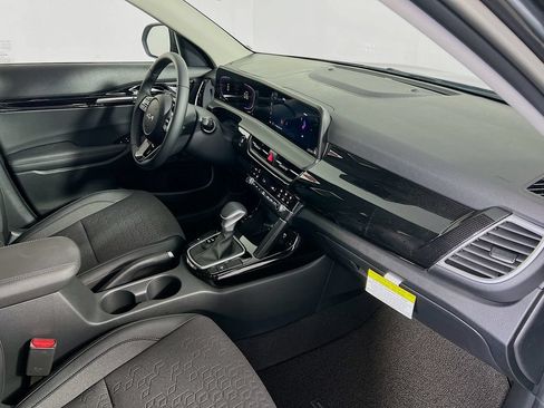New 2026 Kia Seltos S FWD image 24