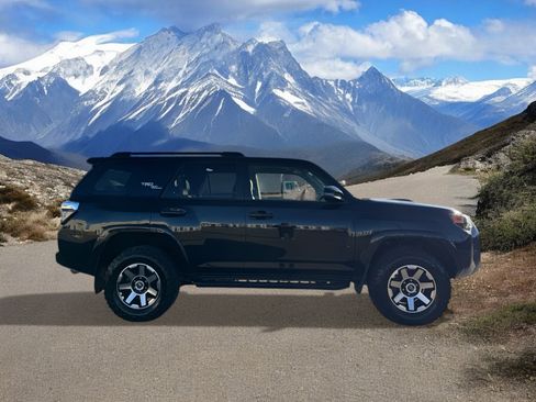 Used 2019 Toyota 4Runner TRD Off-Road Premium image 6