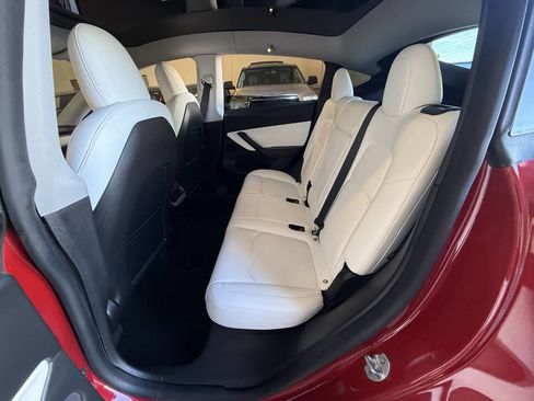 Used 2021 Tesla Model Y Long Range image 22