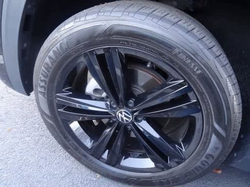 Used 2023 Volkswagen Atlas Cross Sport SEL R-Line image 13