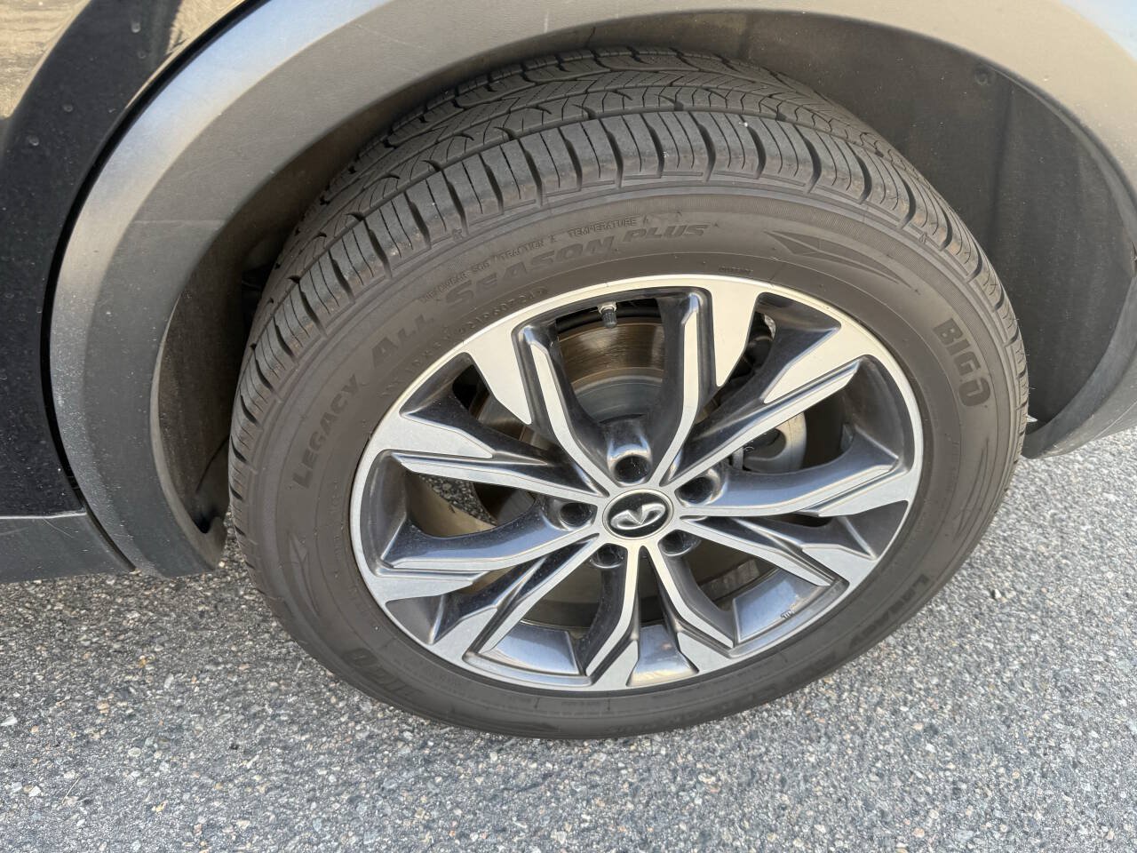 Used 2017 INFINITI QX30 AWD image 13