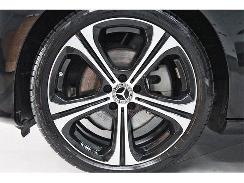 Used 2023 Mercedes-Benz C 300 Sedan image 30