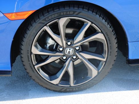 Used 2018 Honda Civic Sport image 9