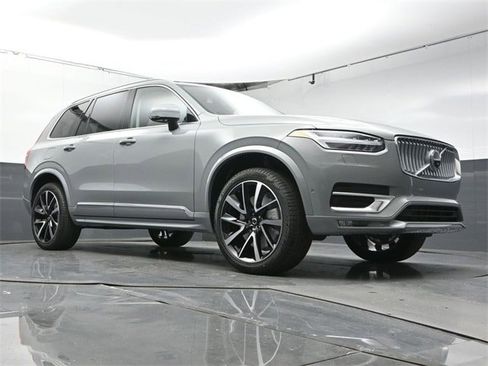 New 2025 Volvo XC90 B5 Plus w/ Protection Package Premier image 42