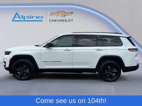 Used 2023 Jeep Grand Cherokee L Laredo AWD/4WD image 2