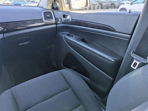 Used 2013 Jeep Grand Cherokee Laredo image 8