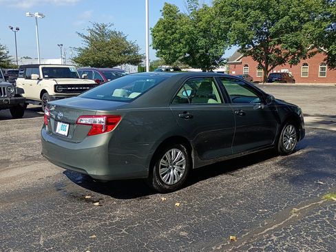 Used 2014 Toyota Camry FWD image 3