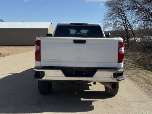 Used 2024 Chevrolet Silverado 2500 W/T AWD/4WD image 7