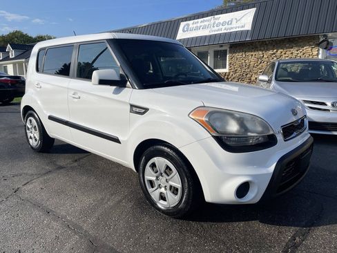 Used 2012 Kia Soul FWD image 1