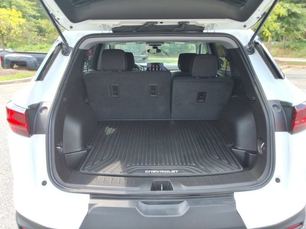 Certified 2023 Chevrolet Blazer LT FWD image 16