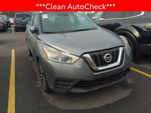 Used 2020 Nissan Kicks SV image 3