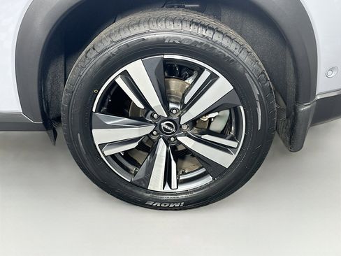 Used 2024 Nissan Rogue SL image 11