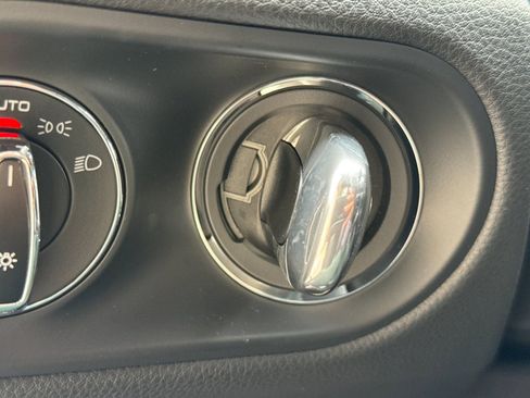 New 2026 Porsche Macan image 27