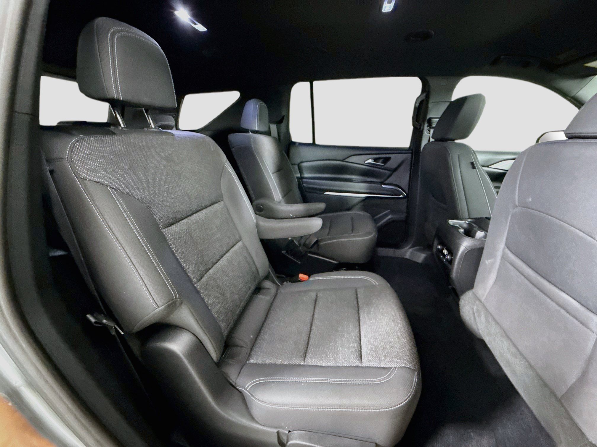 Used 2025 Chevrolet Traverse LT w/ Driver Confidence Package AWD/4WD image 29
