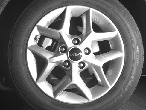 Used 2025 Kia Soul LX w/ LX Technology Package image 12